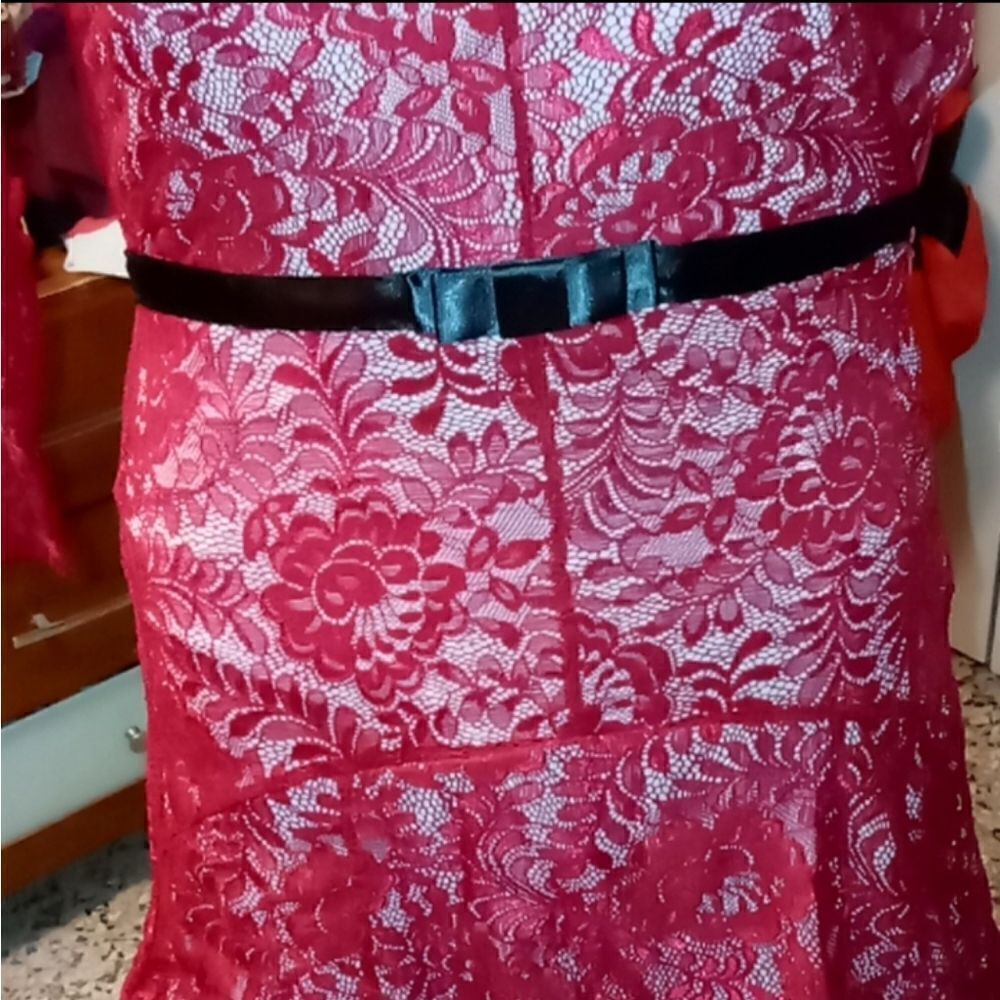 Ruby red lace dress - Picture 3 of 3